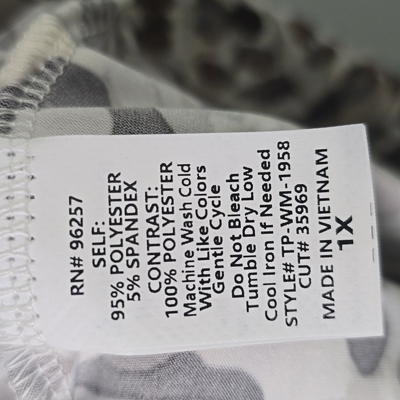 Perseption Animal Print Button Down Shirt, Plus Size 1X, NWT - Picture 5 of 5